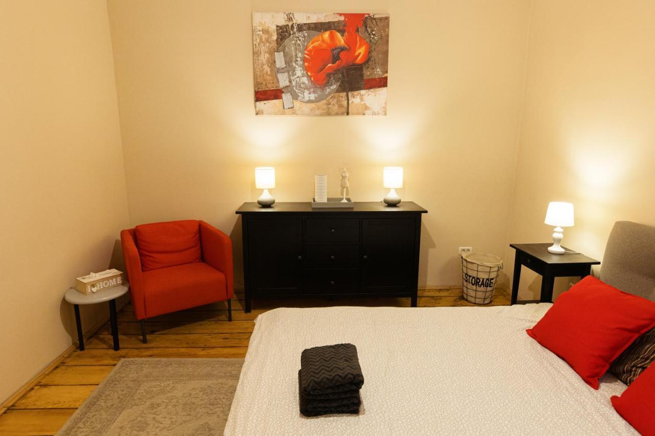 Chic Apartment In Historical City Center Timişoara Exteriör bild