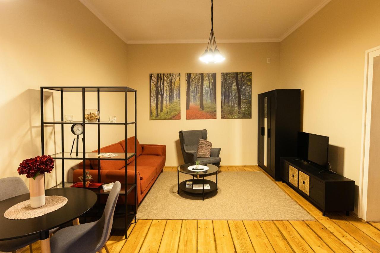 Chic Apartment In Historical City Center Timişoara Exteriör bild