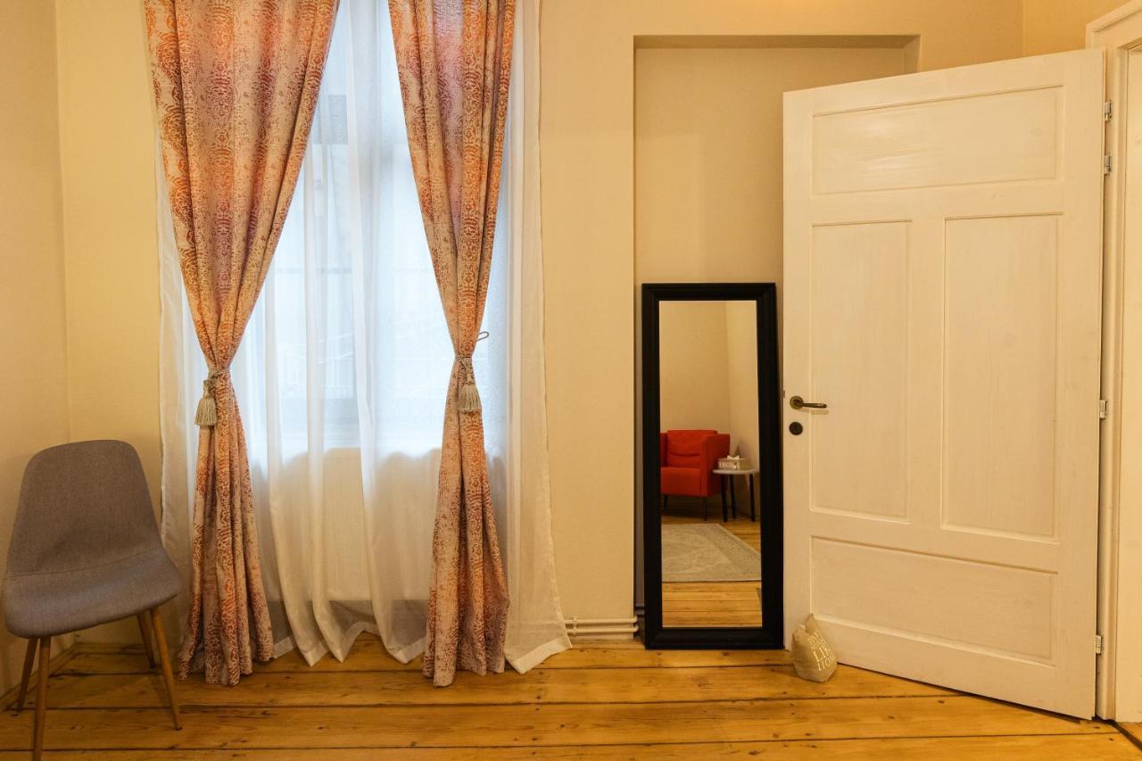 Chic Apartment In Historical City Center Timişoara Exteriör bild