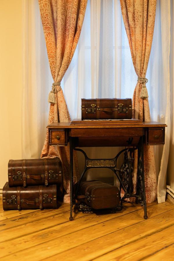 Chic Apartment In Historical City Center Timişoara Exteriör bild