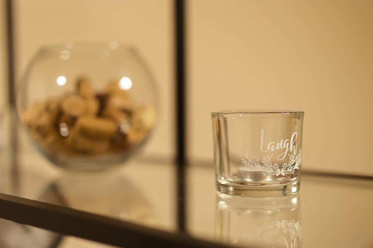 Chic Apartment In Historical City Center Timişoara Exteriör bild