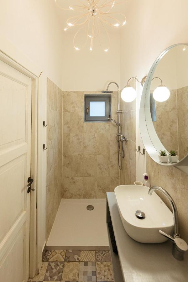 Chic Apartment In Historical City Center Timişoara Exteriör bild